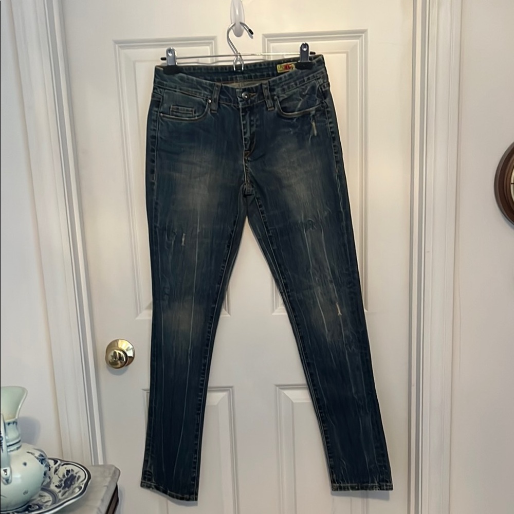 Vintage!! Like New! Blank NYC Blue Skinny Jeans with Classic Style